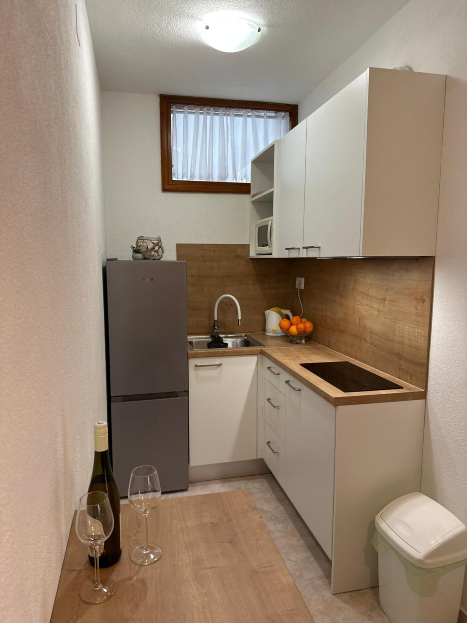 Apartmani Jurica I Ankica Brela Buitenkant foto