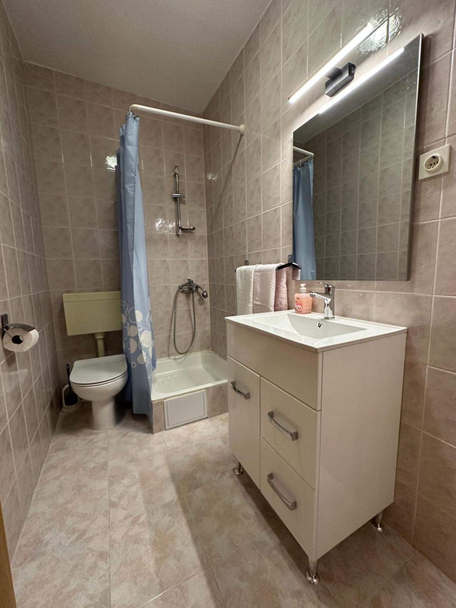 Apartmani Jurica I Ankica Brela Buitenkant foto