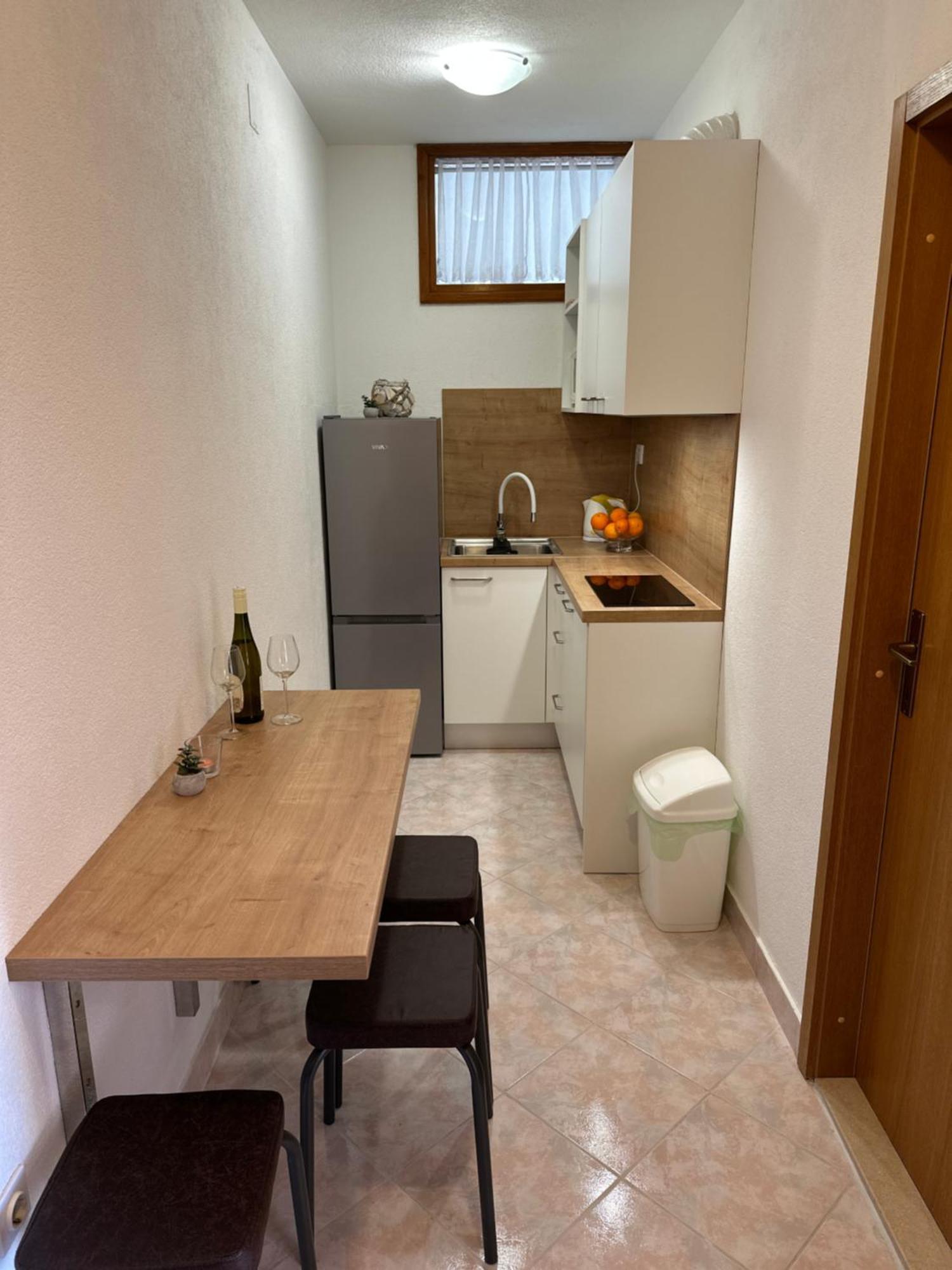 Apartmani Jurica I Ankica Brela Buitenkant foto